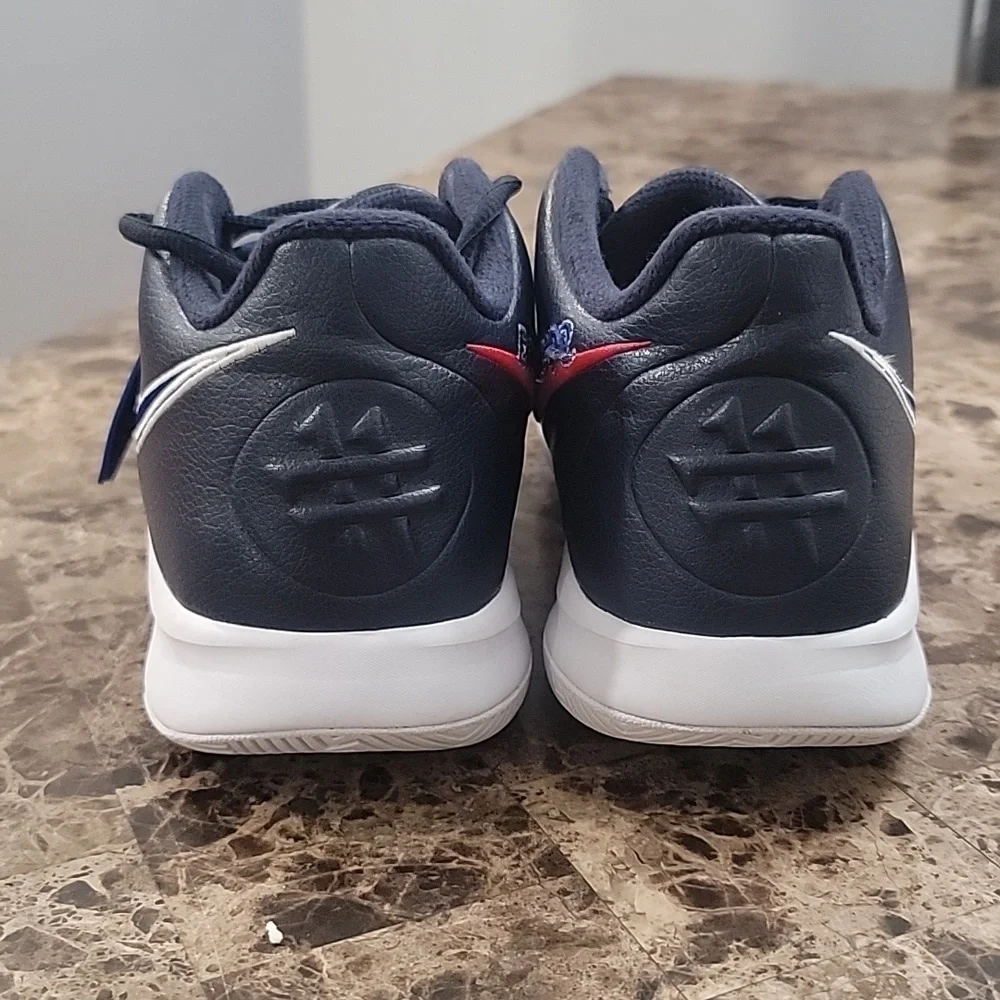 Nike Kyrie Flytrap 3 EP 'Obsidian Boys Youth Size 7 Sneakers